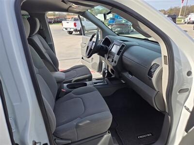 2019 Nissan Frontier SV   - Photo 13 - Paris, TX 75460