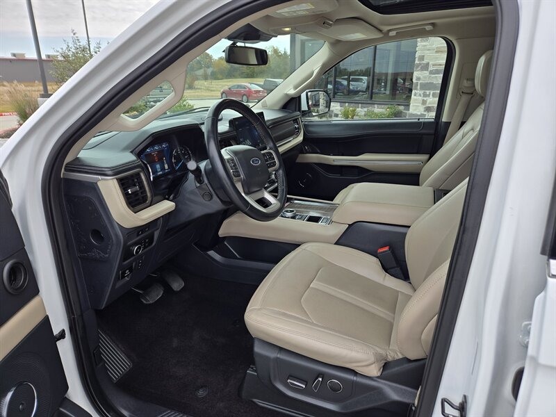 2022 Ford Expedition Limited photo 12