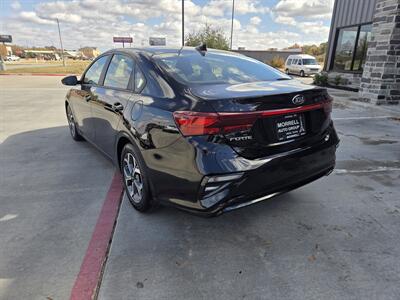2021 Kia Forte LXS   - Photo 3 - Paris, TX 75460