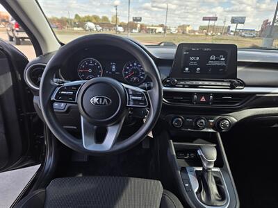 2021 Kia Forte LXS   - Photo 9 - Paris, TX 75460