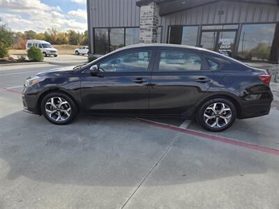 2021 Kia Forte LXS   - Photo 2 - Paris, TX 75460