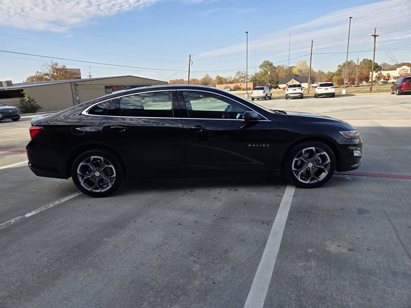 2024 Chevrolet Malibu 1LT photo 5