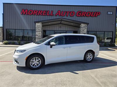 2023 Chrysler Pacifica Touring L - Photo 1 - Paris, TX 75460