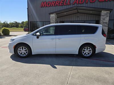 2023 Chrysler Pacifica Touring L - Photo 2 - Paris, TX 75460