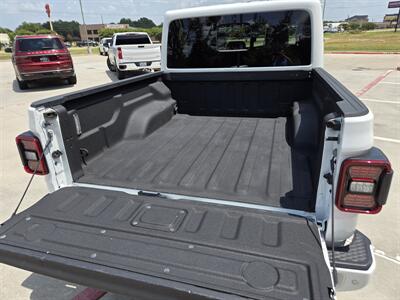 2023 Jeep Gladiator High Altitude - Photo 8 - Paris, TX 75460