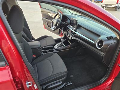 2024 Kia Forte LXS   - Photo 14 - Paris, TX 75460