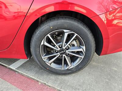 2024 Kia Forte LXS   - Photo 8 - Paris, TX 75460