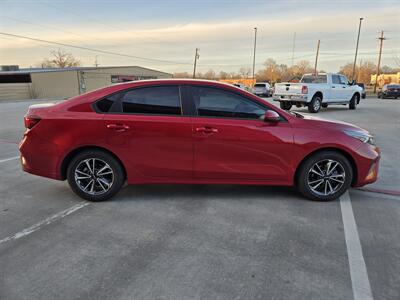 2024 Kia Forte LXS   - Photo 5 - Paris, TX 75460