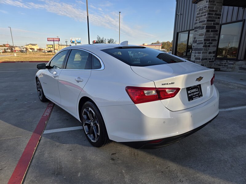 2024 Chevrolet Malibu 1LT photo 3