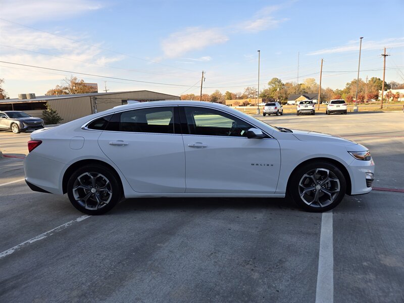 2024 Chevrolet Malibu 1LT photo 5