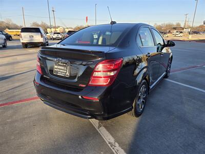 2020 Chevrolet Sonic LT   - Photo 4 - Paris, TX 75460