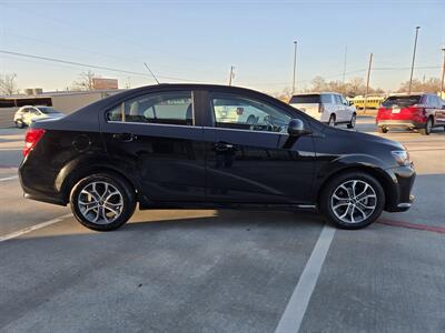 2020 Chevrolet Sonic LT   - Photo 5 - Paris, TX 75460