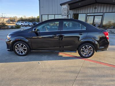 2020 Chevrolet Sonic LT   - Photo 2 - Paris, TX 75460