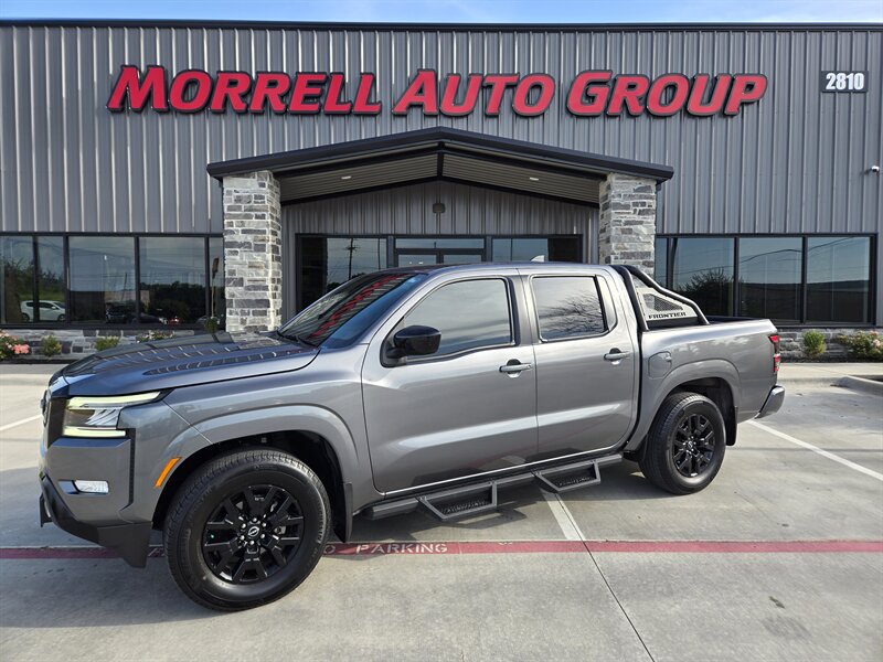 2023 Nissan Frontier SV Midnight Edition  