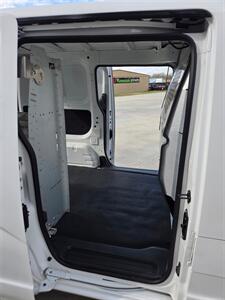 2017 Nissan NV200 S   - Photo 13 - Paris, TX 75460