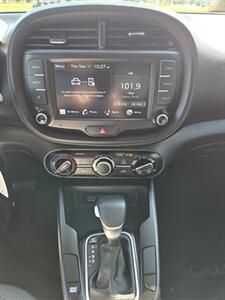 2023 Kia Soul LX   - Photo 10 - Paris, TX 75460