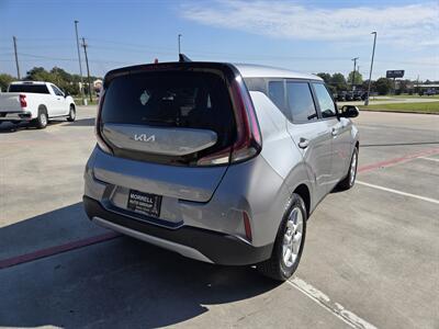 2023 Kia Soul LX   - Photo 4 - Paris, TX 75460