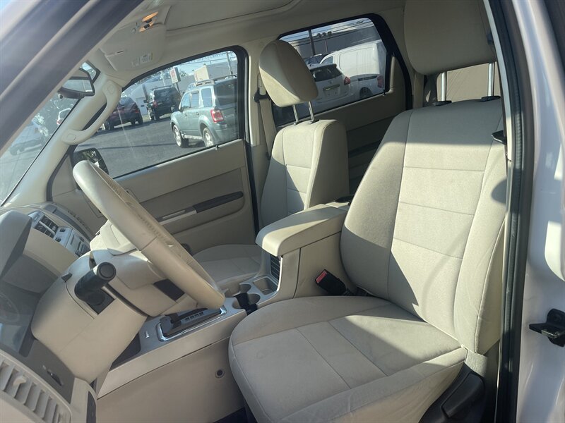 2012 Ford Escape XLT photo 9
