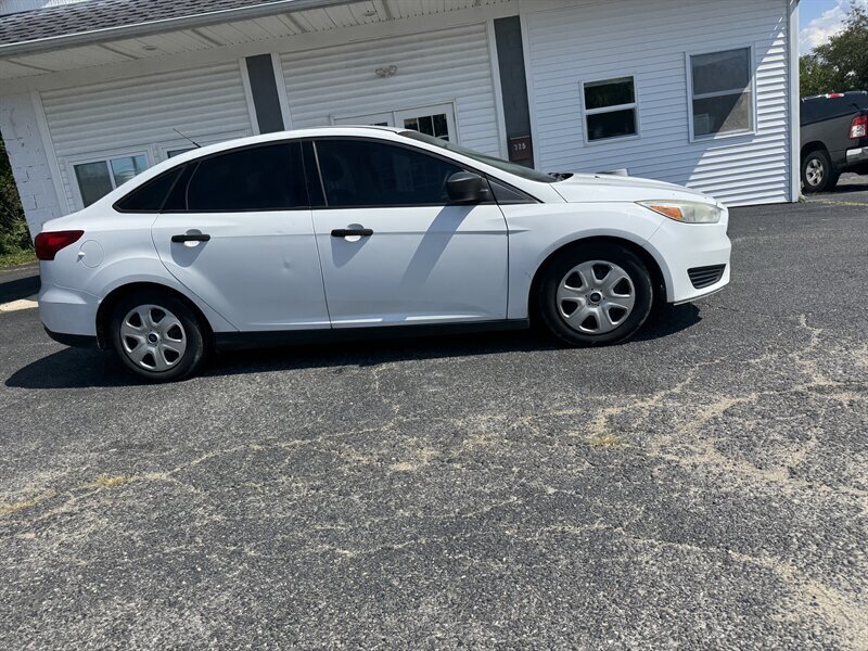 2016 Ford Focus S  