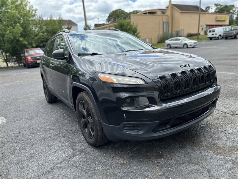 2016 Jeep Cherokee Sport  