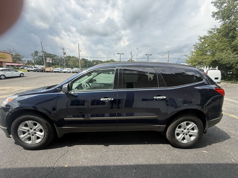2012 Chevrolet Traverse LS - Photo 4 - Bridgeton, NJ 08302