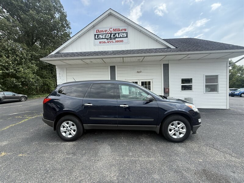 2012 Chevrolet Traverse LS - Photo 3 - Bridgeton, NJ 08302