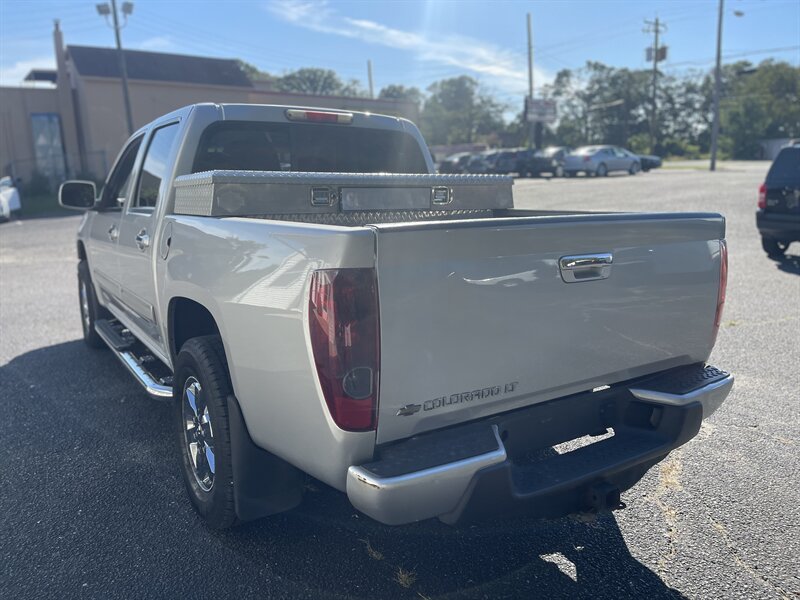 2010 Chevrolet Colorado LT photo 3
