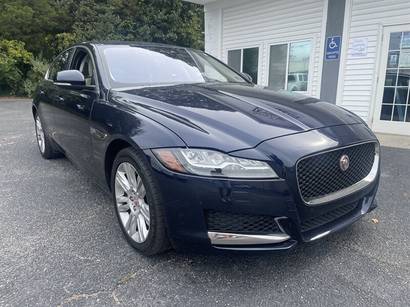 2016 Jaguar XF 35t Premium photo 2