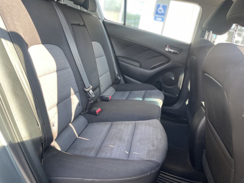 2016 Kia Forte LX photo 11
