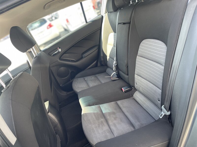2016 Kia Forte LX photo 13