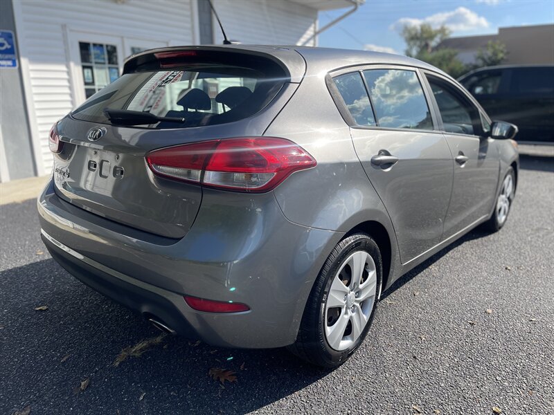 2016 Kia Forte LX photo 8
