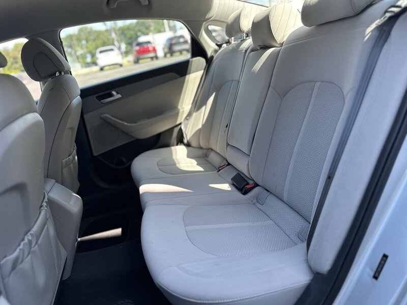 2016 Hyundai SONATA - Photo 11 - Bridgeton, NJ 08302