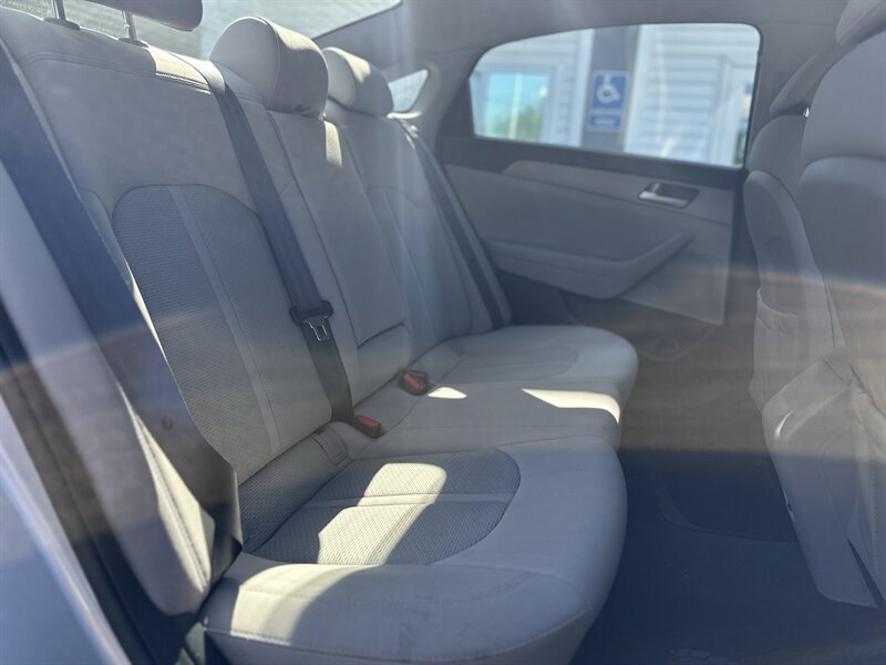 2016 Hyundai SONATA - Photo 12 - Bridgeton, NJ 08302