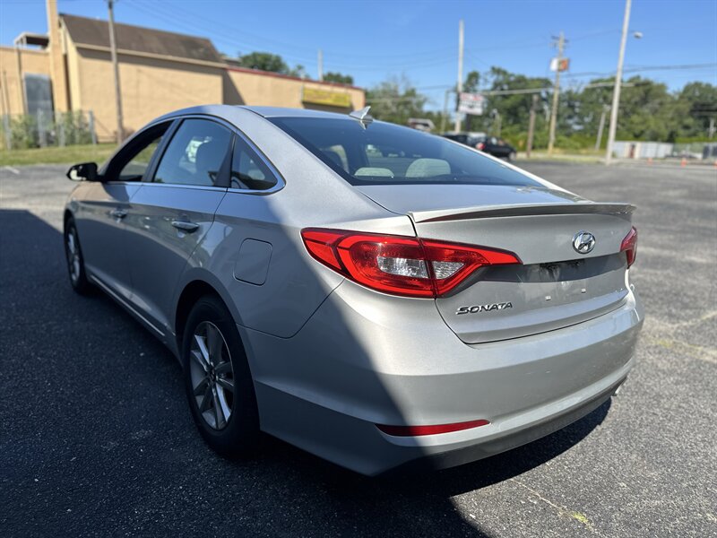 2016 Hyundai SONATA - Photo 6 - Bridgeton, NJ 08302