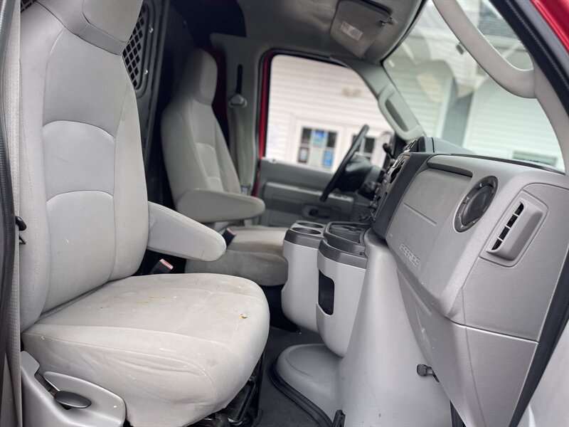 2012 Ford E-150 photo 12
