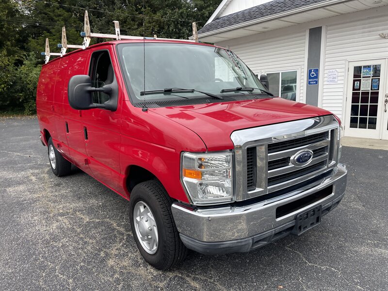 2012 Ford E-150 photo 2