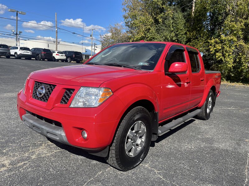 2010 Nissan Frontier PRO-4X photo 3