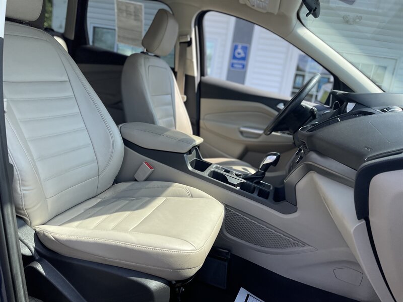 2018 Ford Escape SEL photo 13