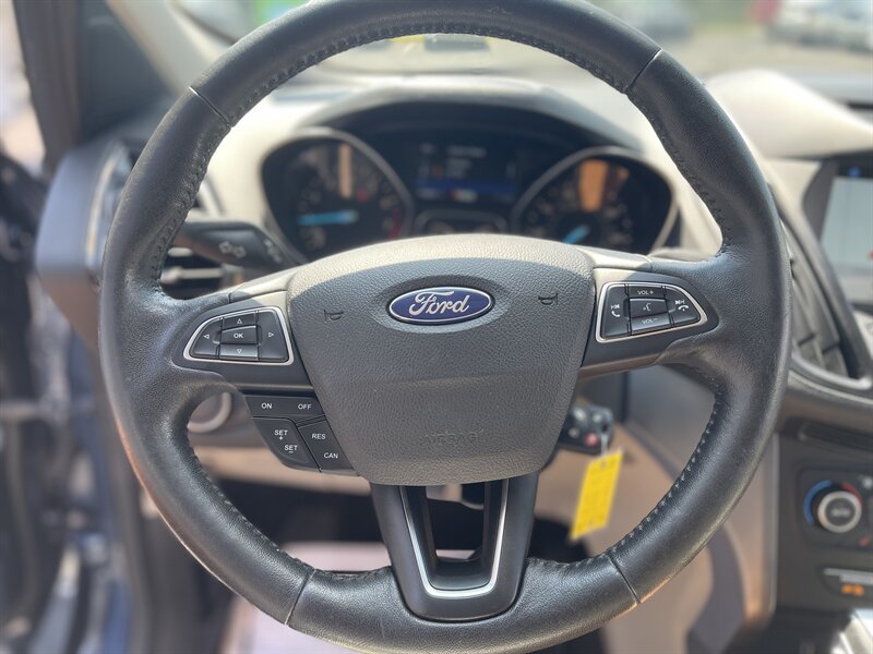 2018 Ford Escape SEL photo 15