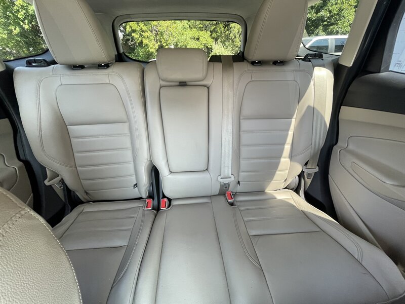 2018 Ford Escape SEL photo 14