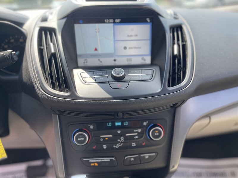 2018 Ford Escape SEL photo 16