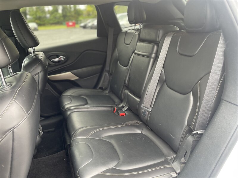 2017 Jeep Cherokee Limited photo 9