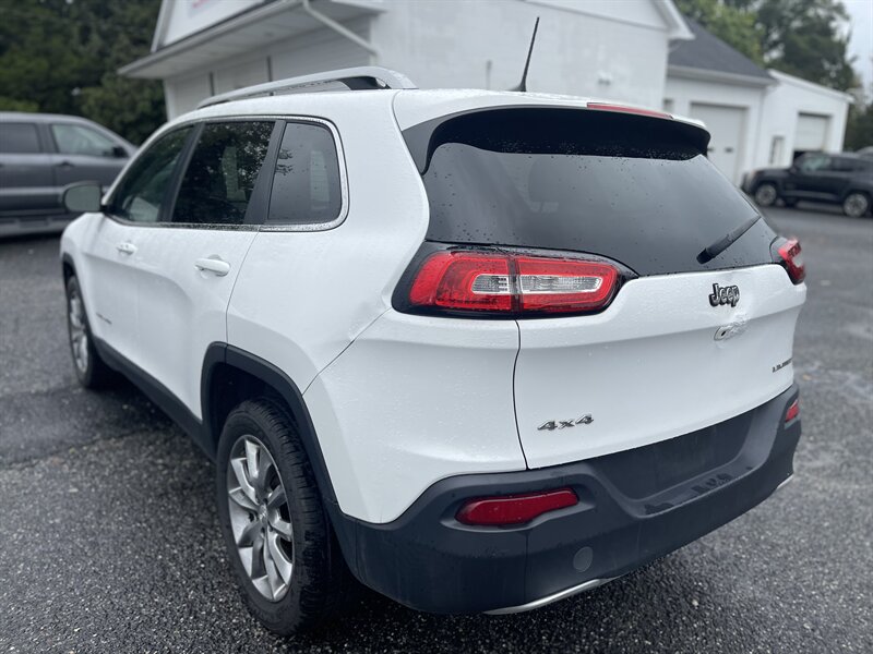 2017 Jeep Cherokee Limited photo 4