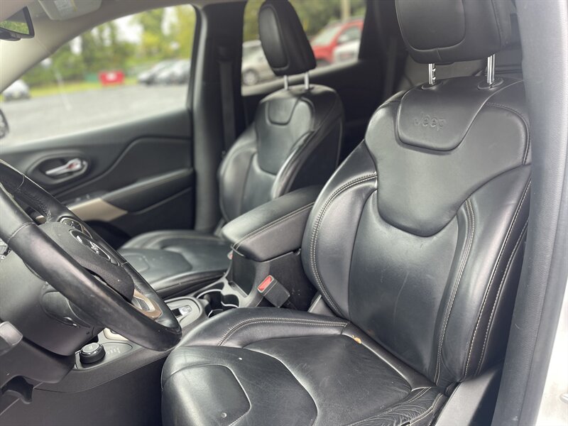 2017 Jeep Cherokee Limited photo 8