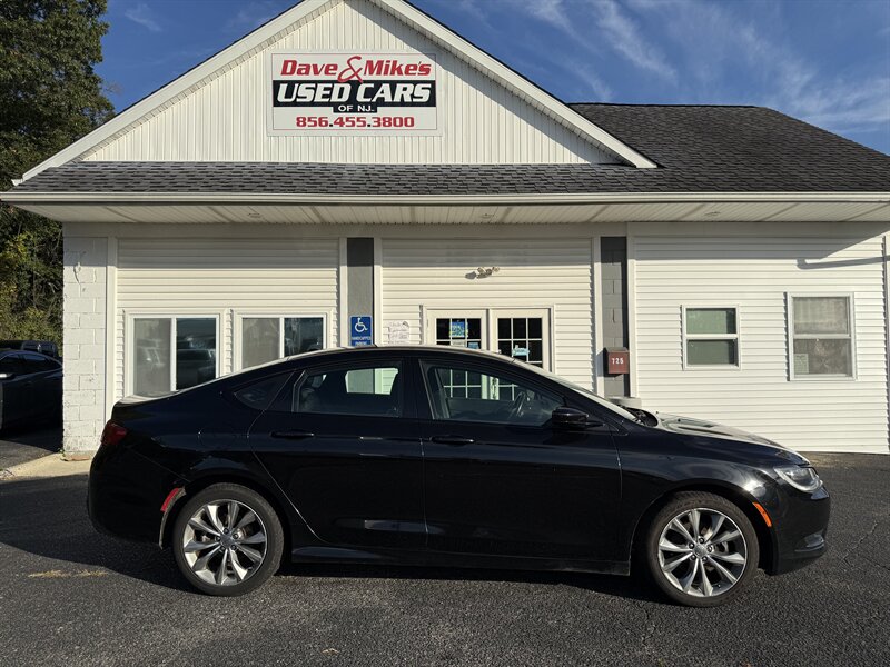 2015 Chrysler 200 S photo 7