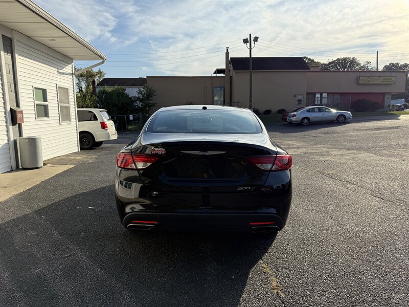 2015 Chrysler 200 S photo 5