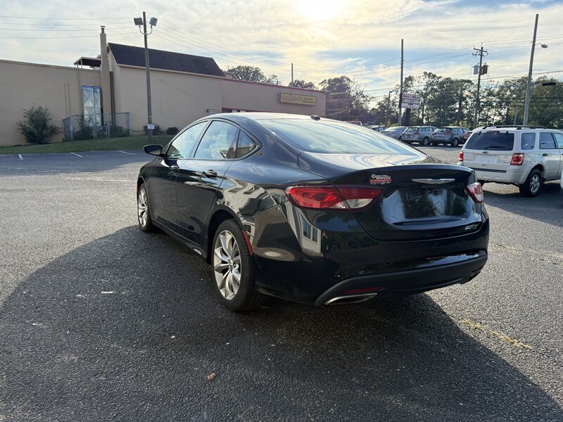 2015 Chrysler 200 S photo 4