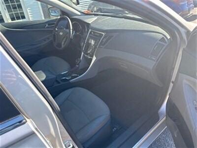 2012 Hyundai SONATA SE   - Photo 14 - Bridgeton, NJ 08302