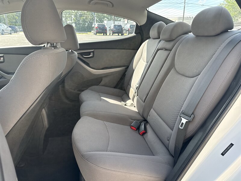2016 Hyundai ELANTRA SE - Photo 10 - Bridgeton, NJ 08302
