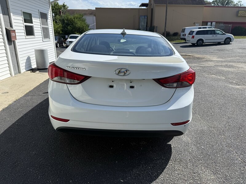 2016 Hyundai ELANTRA SE - Photo 5 - Bridgeton, NJ 08302